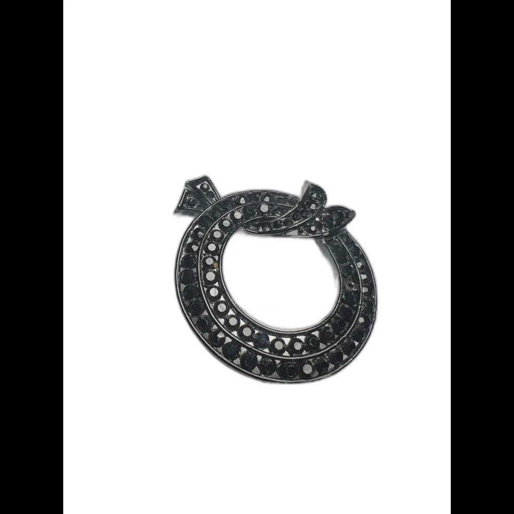 Vintage Brooch 90's Black Rhinestone Set Wreath Quiet Luxury Brooch